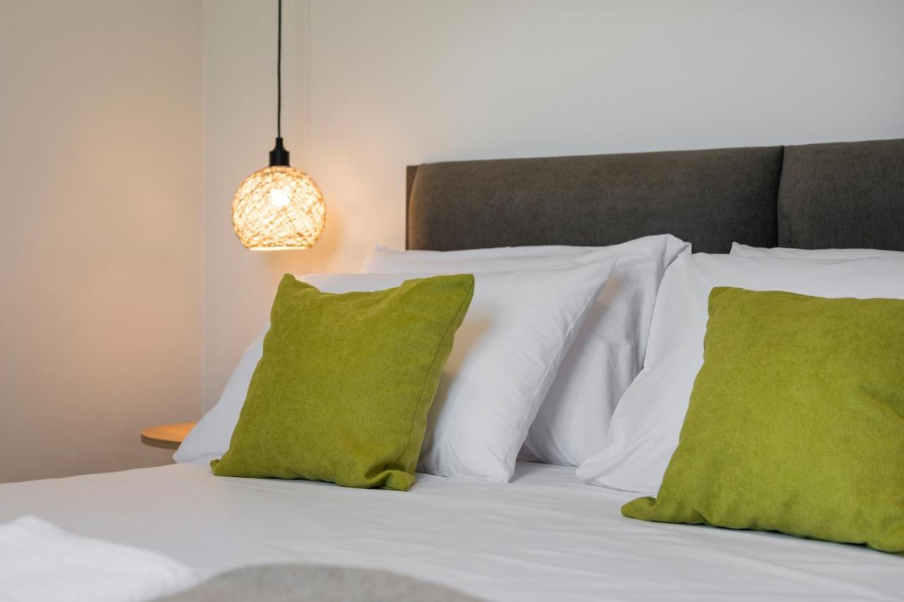 Aegean Breeze Luxury Apartments Next To The Sea Maleme Exteriér fotografie